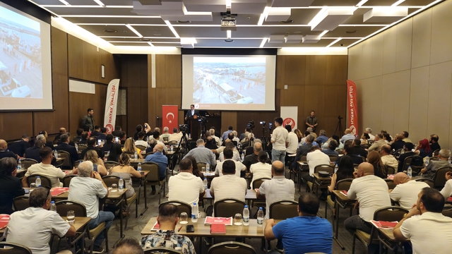 Hatay Valisi Masatlı depremden etkilenen kentte yürütülen çalışmalar hakkında bilgi verdi