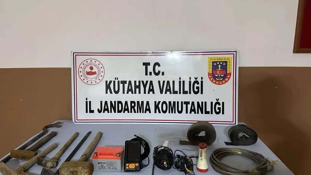 Kütahya'da kaçak tarihi eser kazısı yapan 6 şüpheliye gözaltı