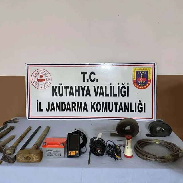 Kütahya'da kaçak tarihi eser kazısı yapan 6 şüpheliye gözaltı