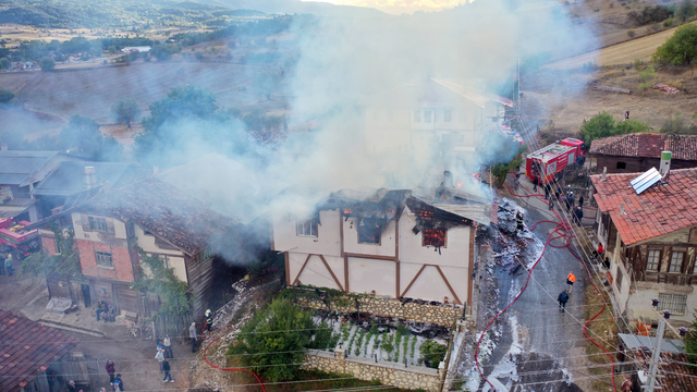 Kastamonu'da çıkan yangında 1 konak ve ev zarar gördü