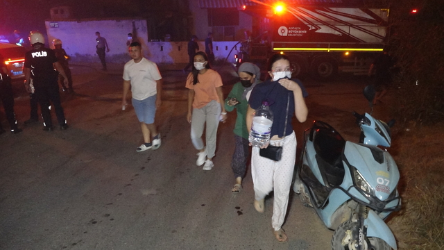 Antalya'daki sazlık yangını 2,5 saatte söndürüldü