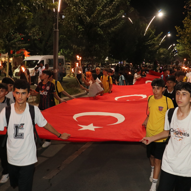 Batman'da festival ve fuarlar kortej yürüyüşüyle tanıtıldı