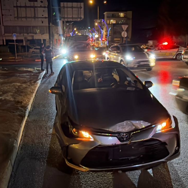 Kocaeli'de otomobil ile hafif ticari aracın çarpıştığı kazada 4 kişi yarala...