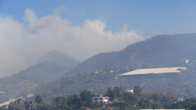 GÜNCELLEME 3 - Antalya'nın Alanya ilçesindeki orman yangınına müdahale sürüyor