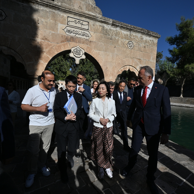 Japonya Prensesi Akiko Mikasa, Balıklıgöl'ü ziyaret etti