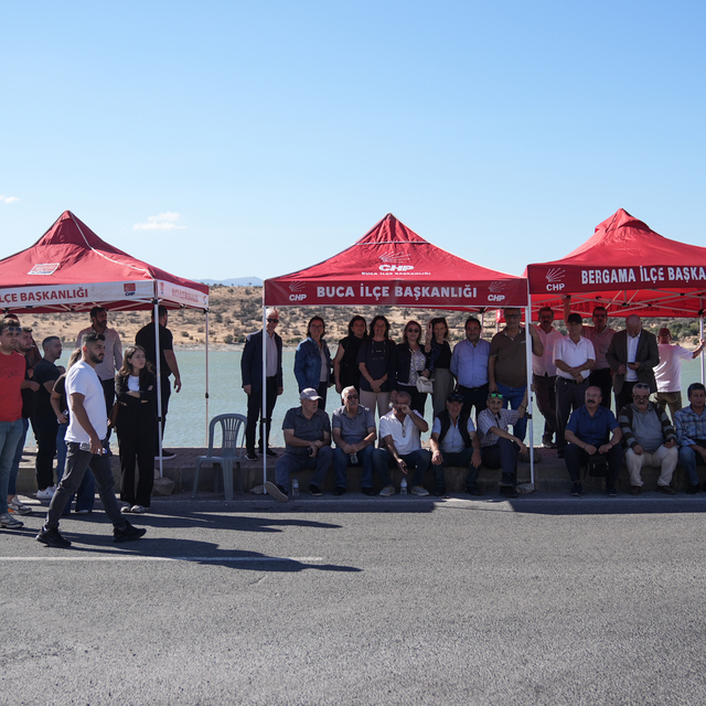 İzmir Büyükşehir Belediyesine yönelik yolsuzluk soruşturması kapsamında açı...