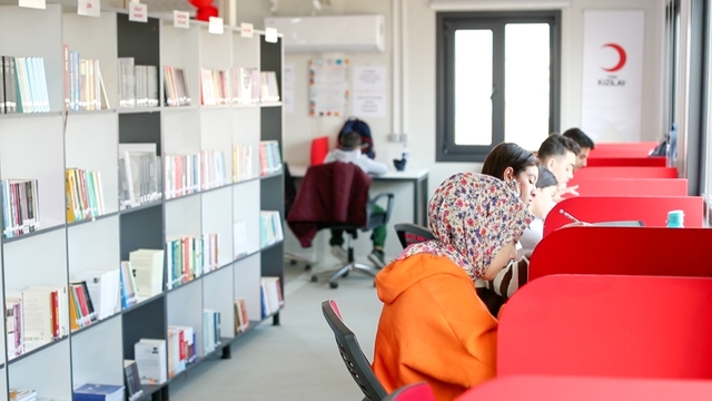 Depremzede Hümeyra'nın hikayesi, 629 öğrenciyi üniversiteli yaptı