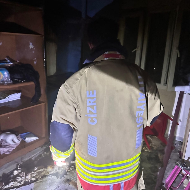 Cizre'de yangın çıkan evde hasar oluştu