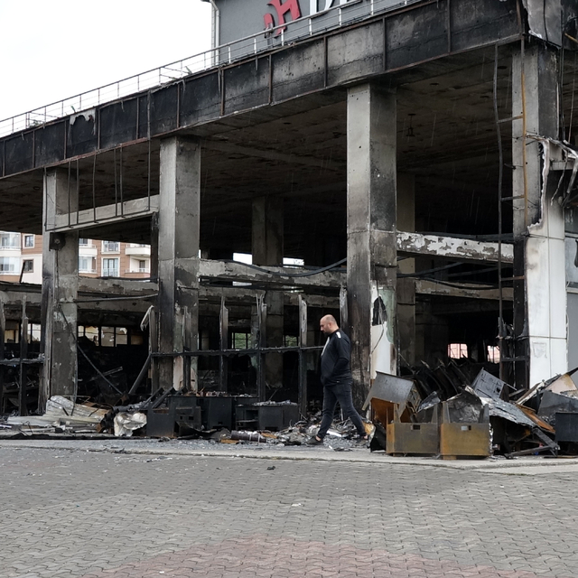Trabzon'da yanan alışveriş merkezindeki zarar görüntülendi
