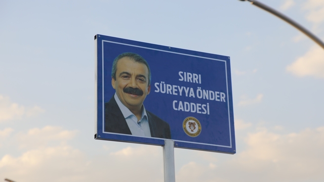 Cizre'de bir caddeye Sırrı Süreyya Önder'in ismi verildi