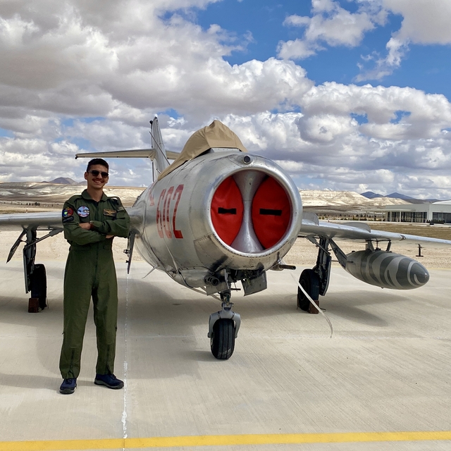 Sivrihisar Hava Gösterileri'nde Polonyalı pilot Maciejczyk, MiG-15bis savaş...