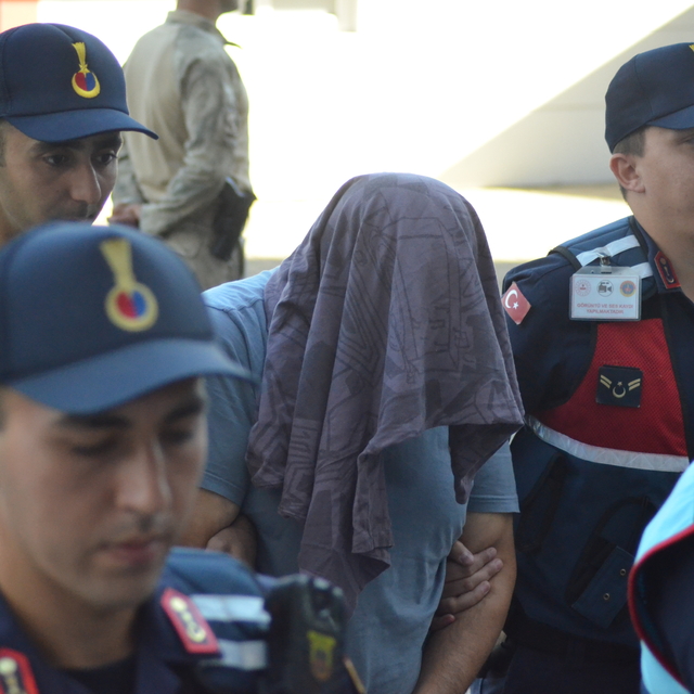 Aydın'da "suç işlemek amacıyla örgüt kurmak" ve "rüşvet" operasyonunda 6 şü...