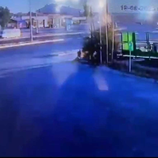 Işıkta bekleyen TIR'a çarpan otomobilin sürücüsü yaralandı, annesi öldü (2)