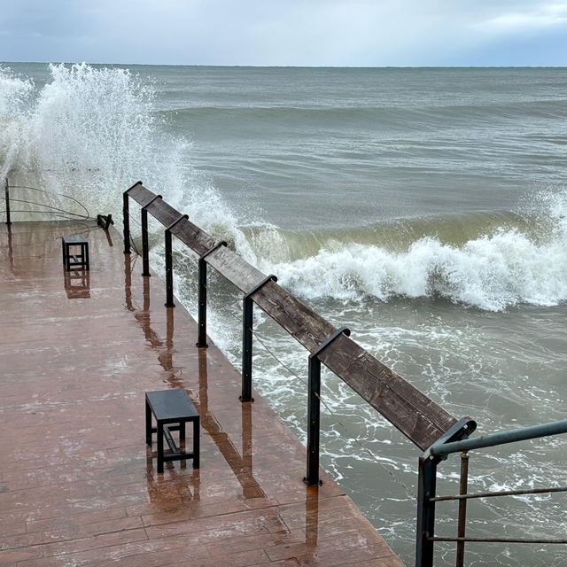 Ordu'da kuvvetli rüzgar; dalga boyu 5 metreye ulaştı