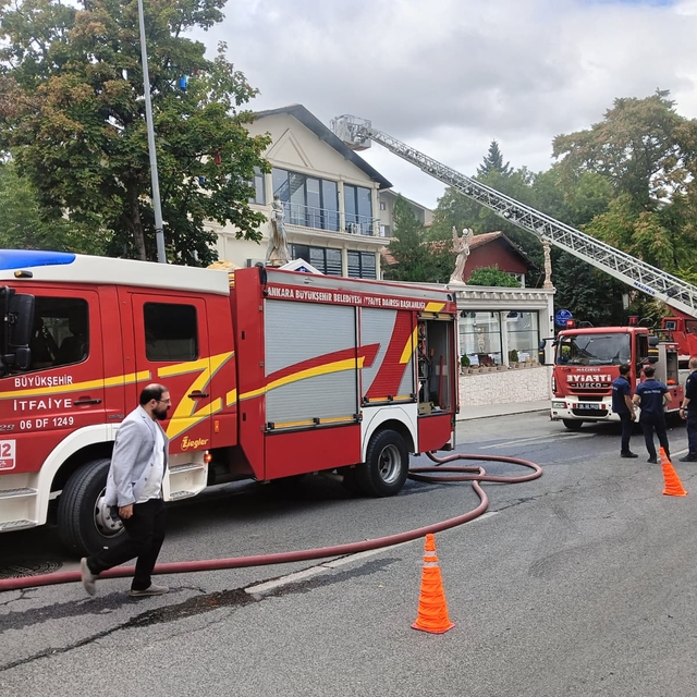 Başkentte restoranda çıkan yangın söndürüldü