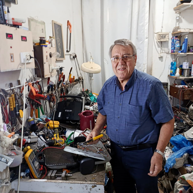 Edirne'de yılın ahisi 53 yıllık elektrik ustası, günde 12 saat çalışıp mesl...