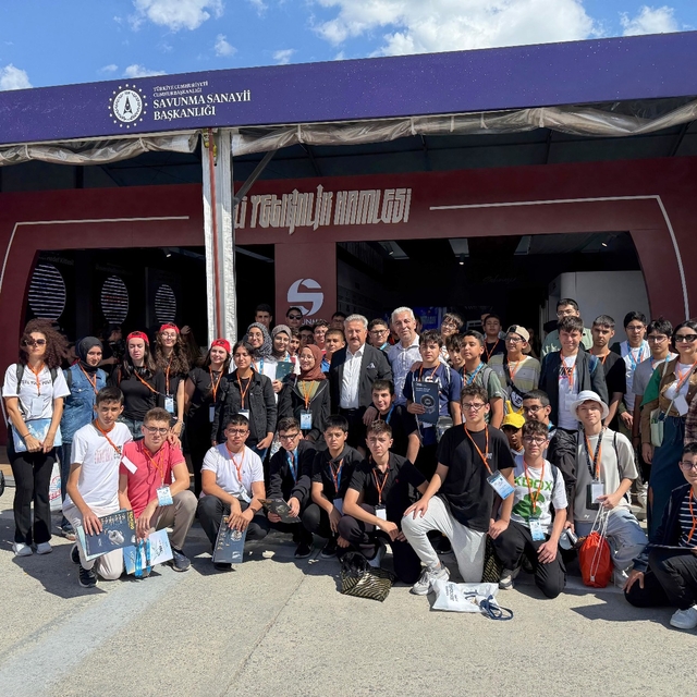 Palancıoğlu, havacılık lisesi öğrencileriyle TEKNOFEST İstanbul'a katıldı