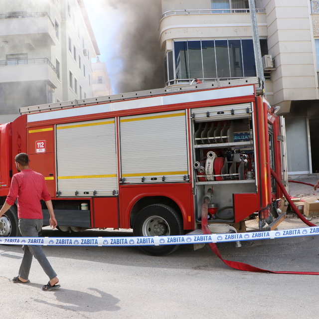 Kilis'te tekstil atölyesinde çıkan yangın söndürüldü