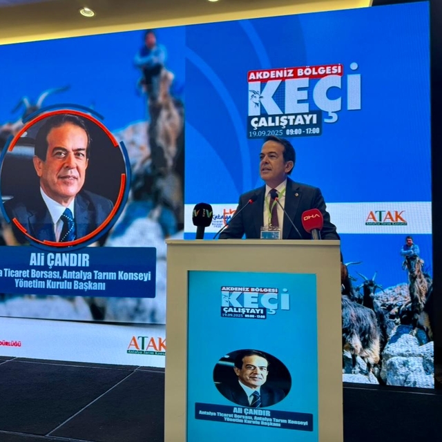 Akademisyenler ve üreticiler "Akdeniz Bölgesi Keçi Çalıştayı"nda bir araya...