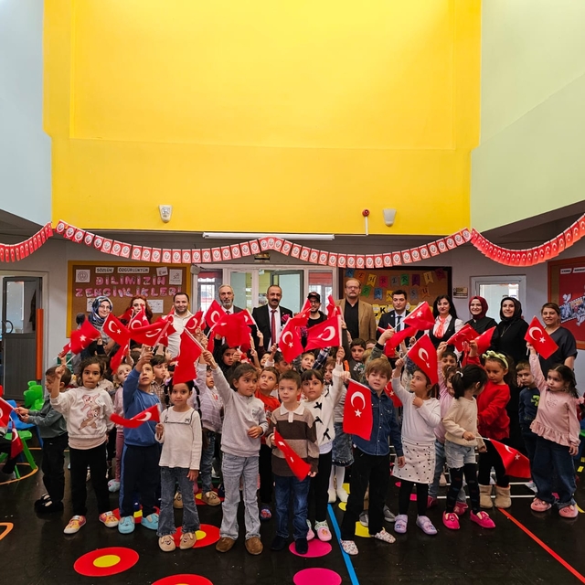 Erzurum'da anaokulu öğrencileri gazilerle buluştu