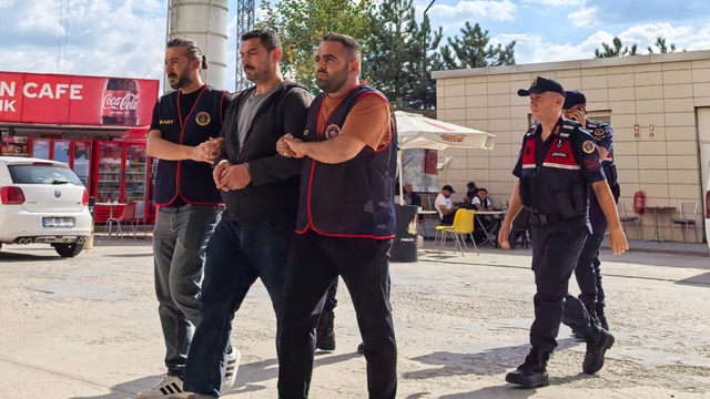 FETÖ hükümlüsü eski infaz koruma memuru yakalandı