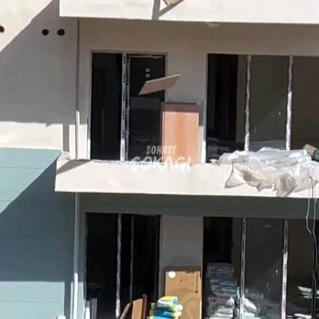 TOKİ konutlarında sağlam seramikleri aşağı atıp kıran işçilerin işine son v...