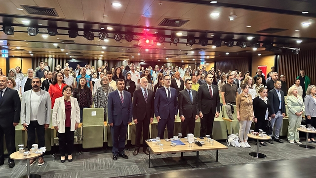 Eskişehir'de "Evde Sağlıkta Dijital Dönüşüm Sempozyumu" düzenlendi