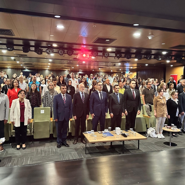 Eskişehir'de "Evde Sağlıkta Dijital Dönüşüm Sempozyumu" düzenlendi