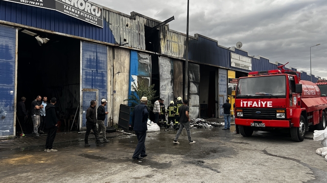 Kayseri'de 3 iş yeri yangında zarar gördü