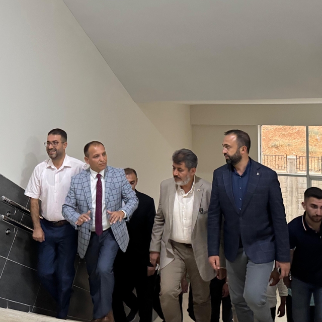 AK Parti Kahramanmaraş Milletvekili Debgici, okul inşaatında incelemede bul...
