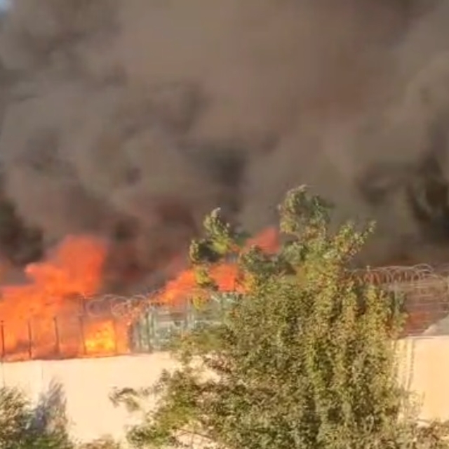 Adana'da zincir marketin deposundan yangın