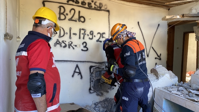 Burdur'da 5,7 büyüklüğünde deprem senaryosuyla tatbikat gerçekleştirildi