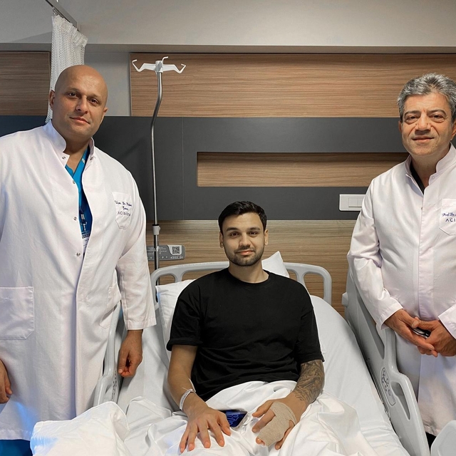 Sivasspor'da Çağlayan Menderes sol elindeki kırık nedeniyle ameliyat edildi