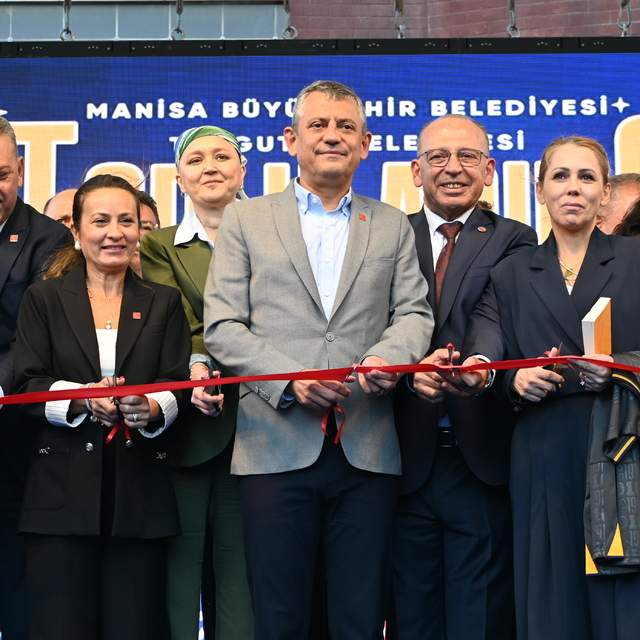 CHP Genel Başkanı Özel, Manisa'daki toplu açılış töreninde konuştu: