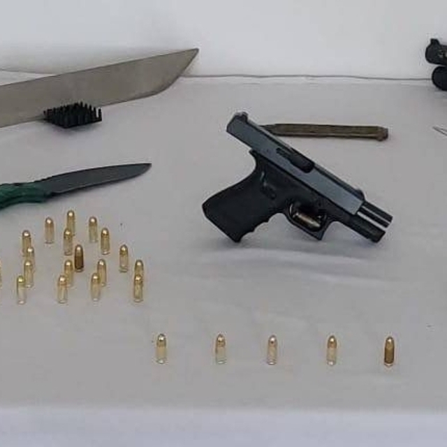 Erzurum'da düzenlenen operasyonda ruhsatsız tabanca, tüfek, bıçak ve kılıç...