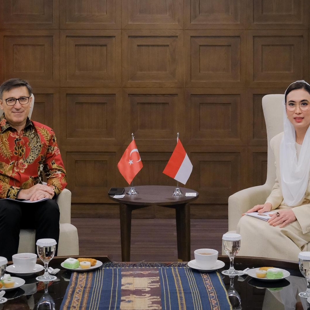 Türkiye'nin Cakarta Büyükelçisi Küçükcan, Endonezya Turizm Bakanı Wardhana...