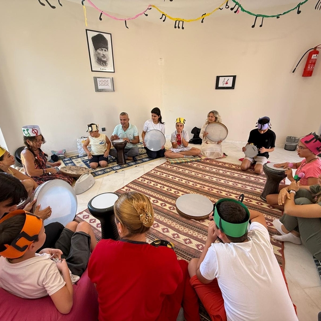 Fethiye'de engelli öğrenciler ritim ve müzikle eğlendi