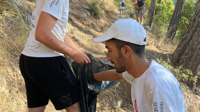 Fethiye'de tarihi Likya Yolu'nda temizlik yapıldı