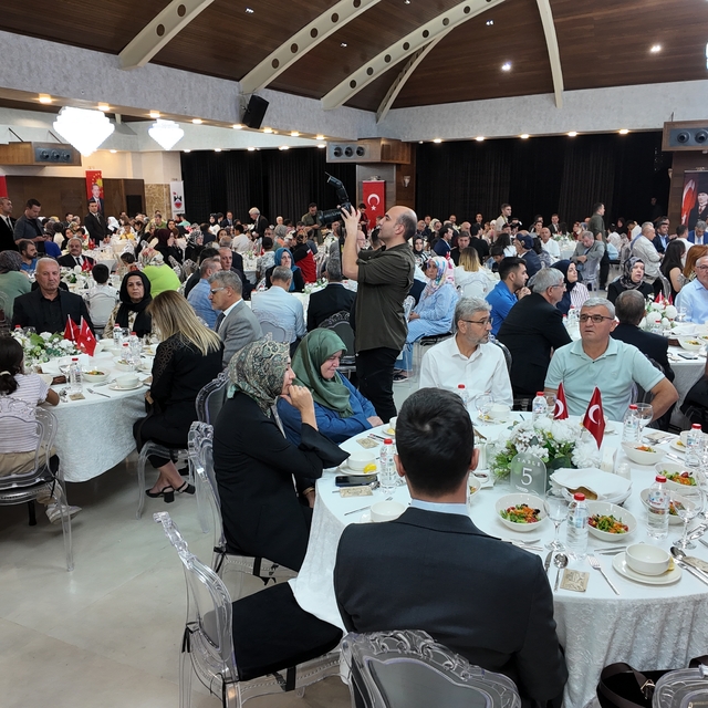 Diyarbakır Valisi Zorluoğlu, şehit yakınları ve gazilerle bir araya geldi: