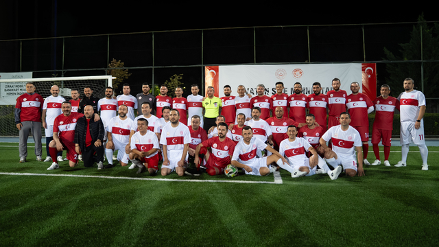 Ankara'da 19 Eylül Gaziler Günü dolayısıyla futbol müsabakası düzenlendi