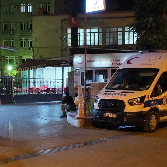 Göztepeli taraftarlar arasında bıçak ve silahlı kavga; 1 ölü, 6 yaralı