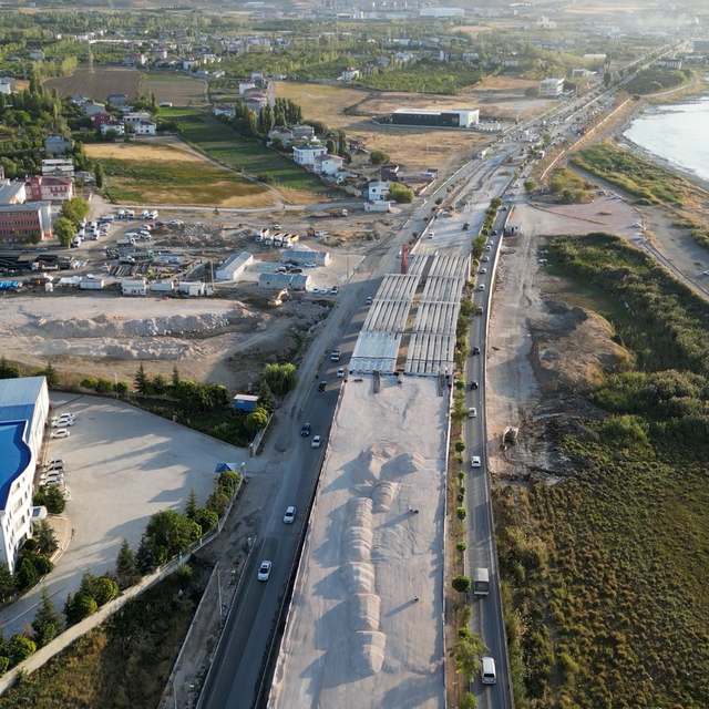Van'da köprülü kavşak ve bağlantı yolu çalışmaları sürüyor