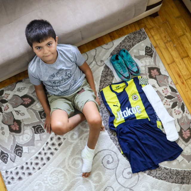 Doğum günü hediyesi kuşun peşinden 6'ncı kattan düşen Burak, tekrar ayağa k...