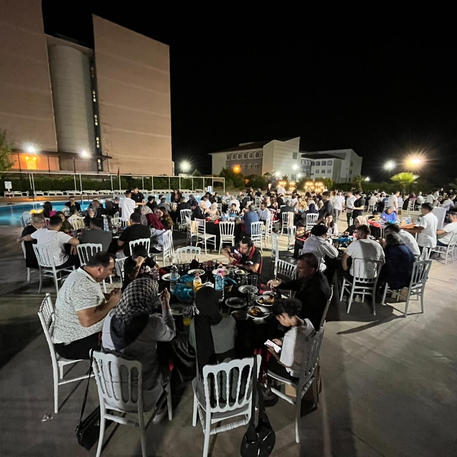 Kumluca'da gazi ve şehit aileleri yemekte bir araya geldi