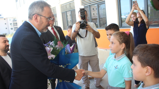 AK Parti'li Kasapoğlu, Ödemiş'te ziyaretlerde bulundu