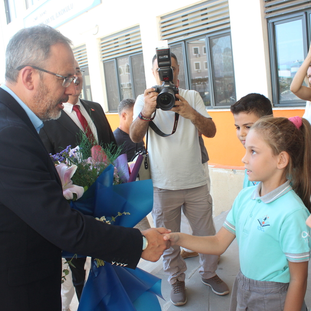 AK Parti'li Kasapoğlu, Ödemiş'te ziyaretlerde bulundu