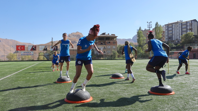 Turkcell Kadın Futbol Süper Ligi'nde yeni sezonda Hakkari'den iki takım boy gösterecek