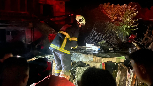 Bilecik'te çıkan yangında traktör ve tarım aletleri kullanılamaz hale geldi