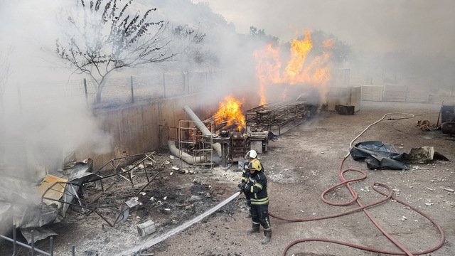 Kayseri'de mobilya fabrikasında yangın