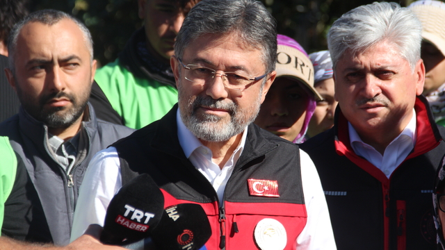 Bakan Yumaklı: Hassas davranmalıyız, çok küçük bir problemin devasa alanları yaktığını görüyoruz